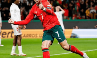 Ajaton legenda, sammumaton taistelutahto Ajaton legenda, sammumaton taistelutahto