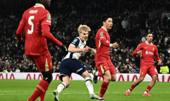 Tottenhamin teini Bergwal päätti Liverpoolin lyömättömän ennätyksen Tottenhamin teini Bergwal päätti Liverpoolin lyömättömän ennätyksen