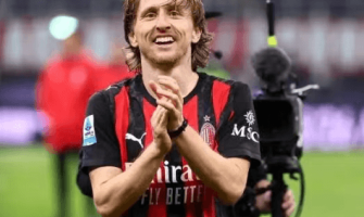40-vuotias legenda yhä huipussaan! AC Milan jatkaa Modricin sopimusta
