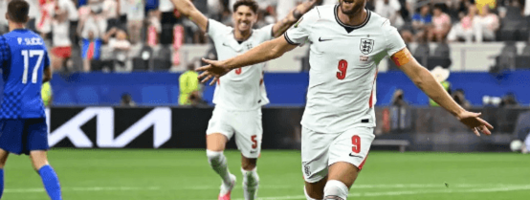 Englanti paljasti vihdoin mestaruusvalttinsa Englanti paljasti vihdoin mestaruusvalttinsa