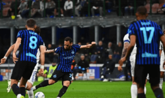 Hakan Çalhanoğlun loistava suoritus auttoi Inter Milania etenemään Italian cupin finaaliin