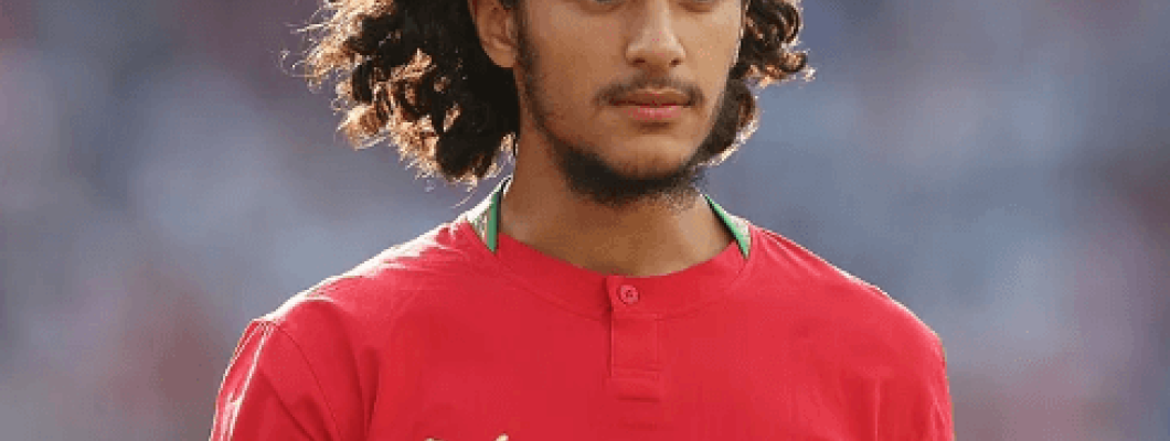 Manchester City on varmistanut 18-vuotiaan keskikentän ihmelapsen Ayub Bouadin sopimuksen Manchester City on varmistanut 18-vuotiaan keskikentän ihmelapsen Ayub Bouadin sopimuksen