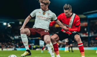 De Bruyne osoitti jälleen huippuhetkensä 4 syötöllä yhdessä pelissä De Bruyne osoitti jälleen huippuhetkensä 4 syötöllä yhdessä pelissä