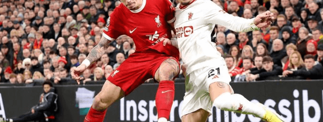 Liverpool pelaa tasapelissä Manchester Unitedin kanssa ja menettää kärkipaikan Liverpool pelaa tasapelissä Manchester Unitedin kanssa ja menettää kärkipaikan