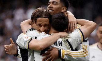 Real Madrid voitti La Ligan mestaruuden neljä ottelua etuajassa Real Madrid voitti La Ligan mestaruuden neljä ottelua etuajassa