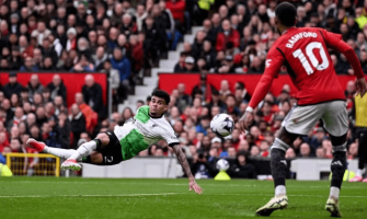 Valioliigan kärkipaikka vaihtuu jälleen Valioliigan kärkipaikka vaihtuu jälleen